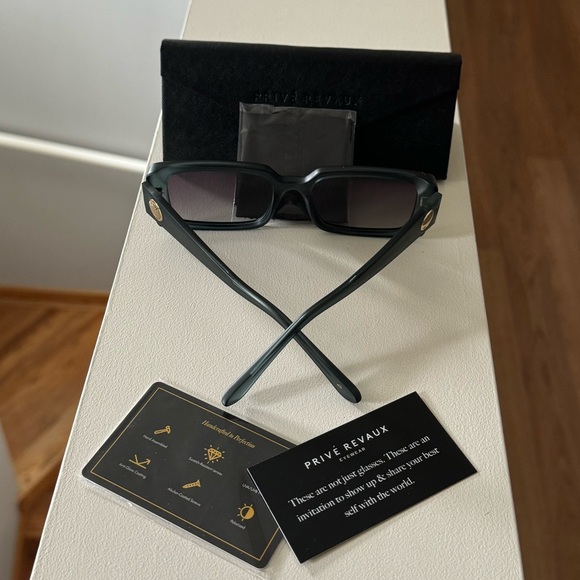Brand new”Prive Revaux”Unisex sunglasses.(Case,washcloth included).Color-black🖤 - Picture 11 of 16